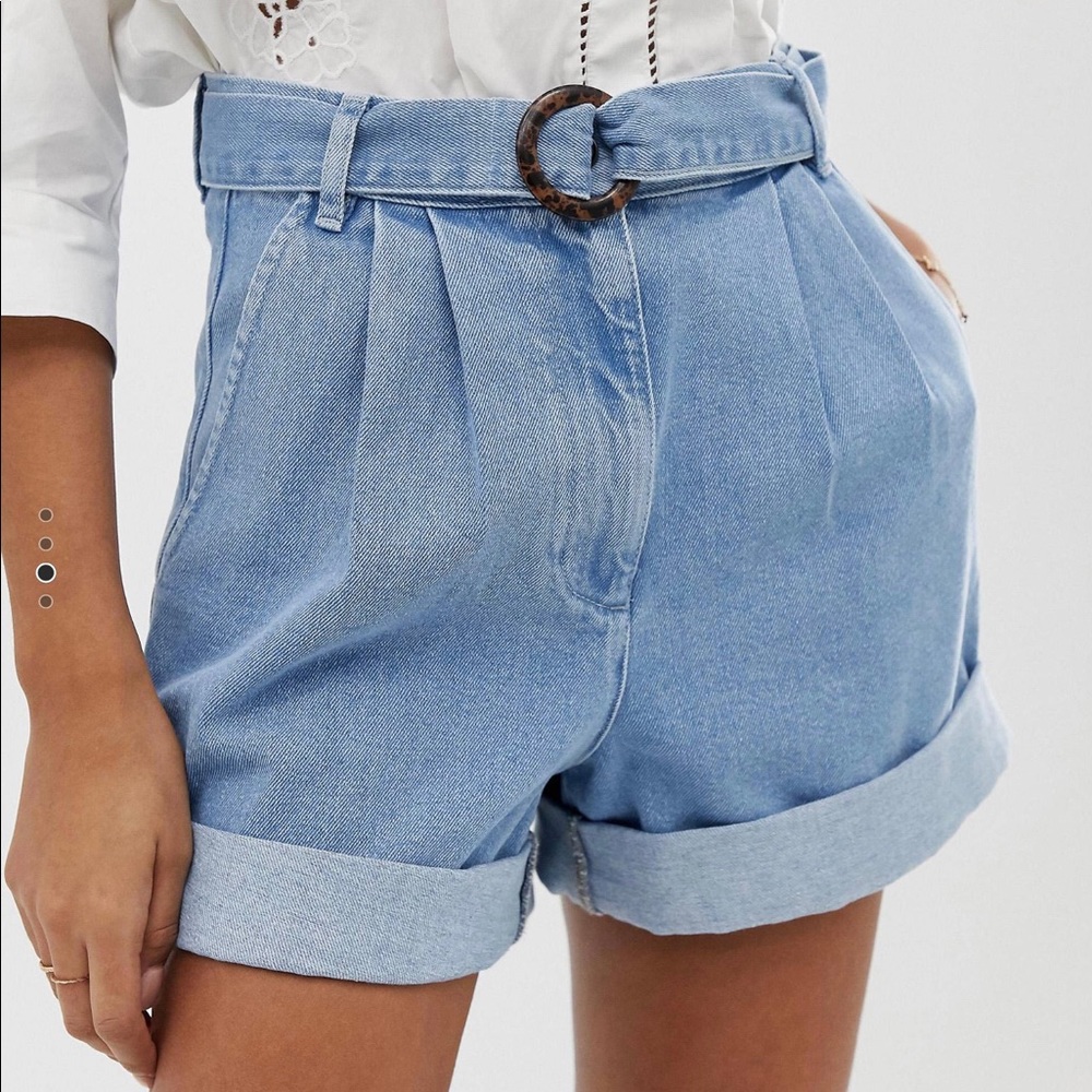 Jean shorts with belt